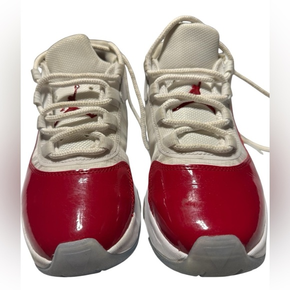 Air Jordan 11 CMFT Low UNC White & Varsity Red Size 5Y - Picture 3 of 6
